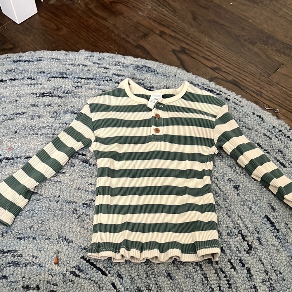 H&M Green and White Long Sleeve Tee